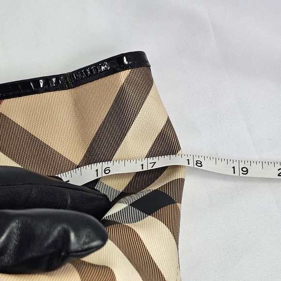 BURBERRY Nova Check Tote Bag - Picture 9 of 10